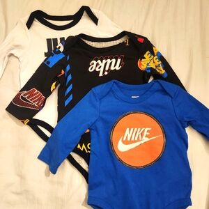 Kids NIKE Set of 3 baby long sleeve Onesies size 6 mo Brand new